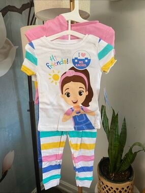Girls' White 'Hi Friends' Rachel Graphic Pajama Set - Multicolor Stripes 2T NWT